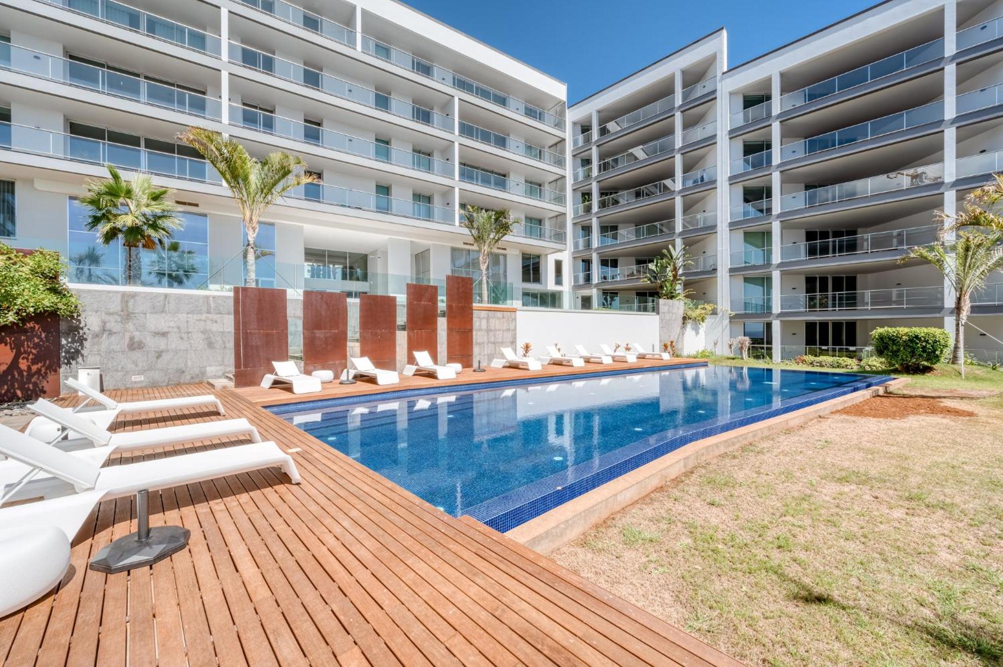107 - Two Bedroom Apartamento Funchal (Madeira)