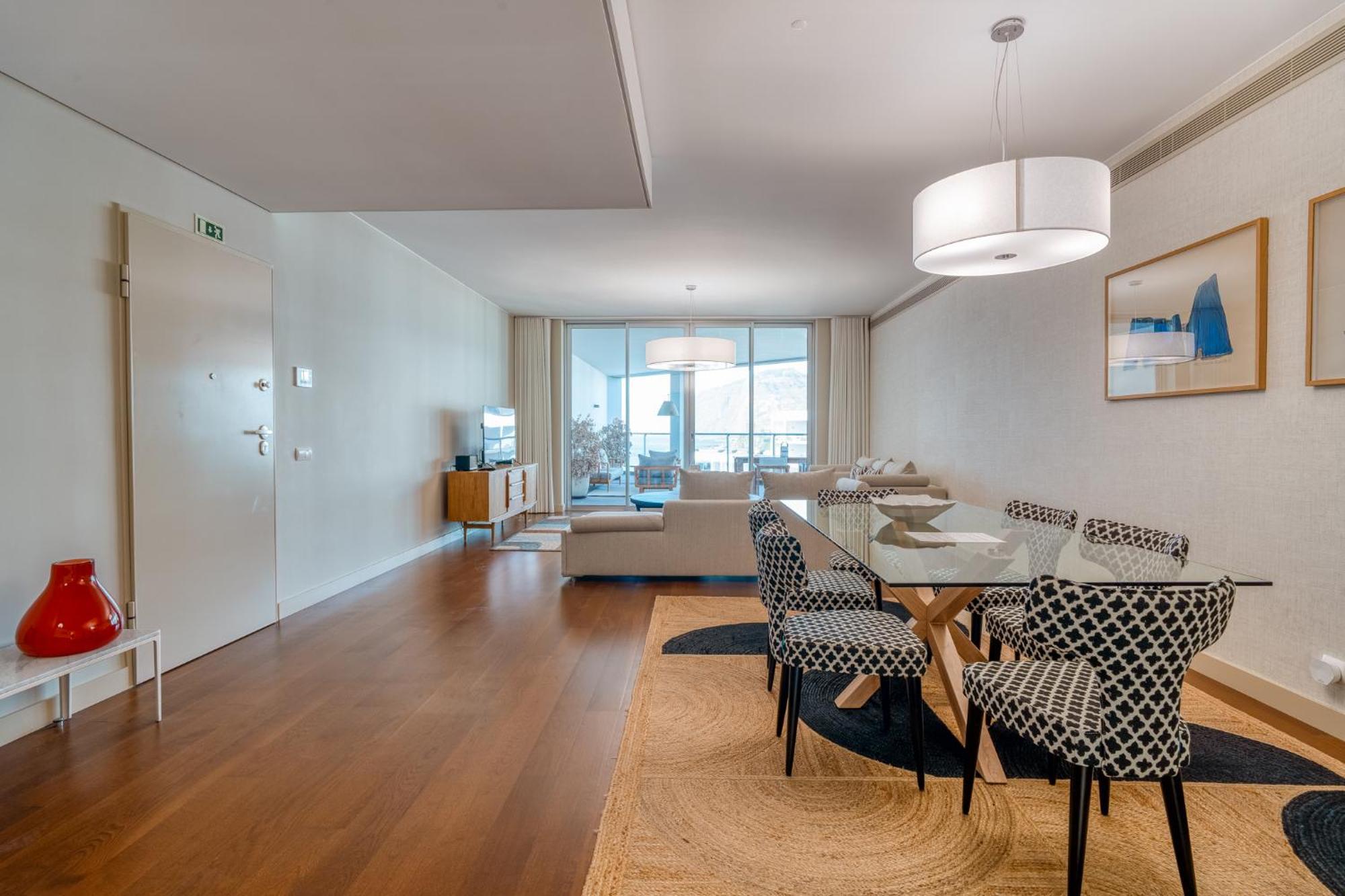 107 - Two Bedroom Apartamento